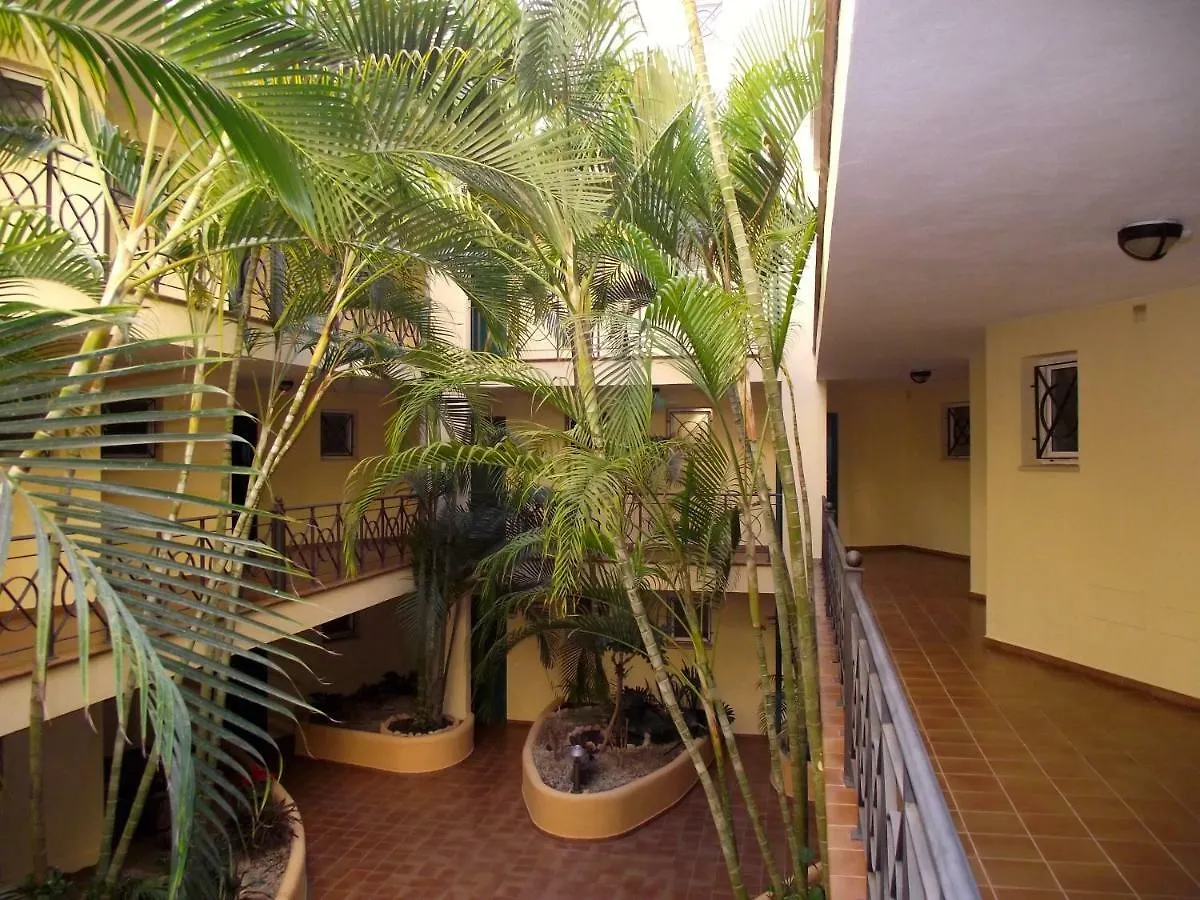Parque Tropical I Apartment Los Cristianos  0*, Los Cristianos (Tenerife) Spain